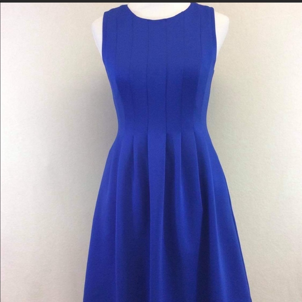 Dress - Picture 2 of 12